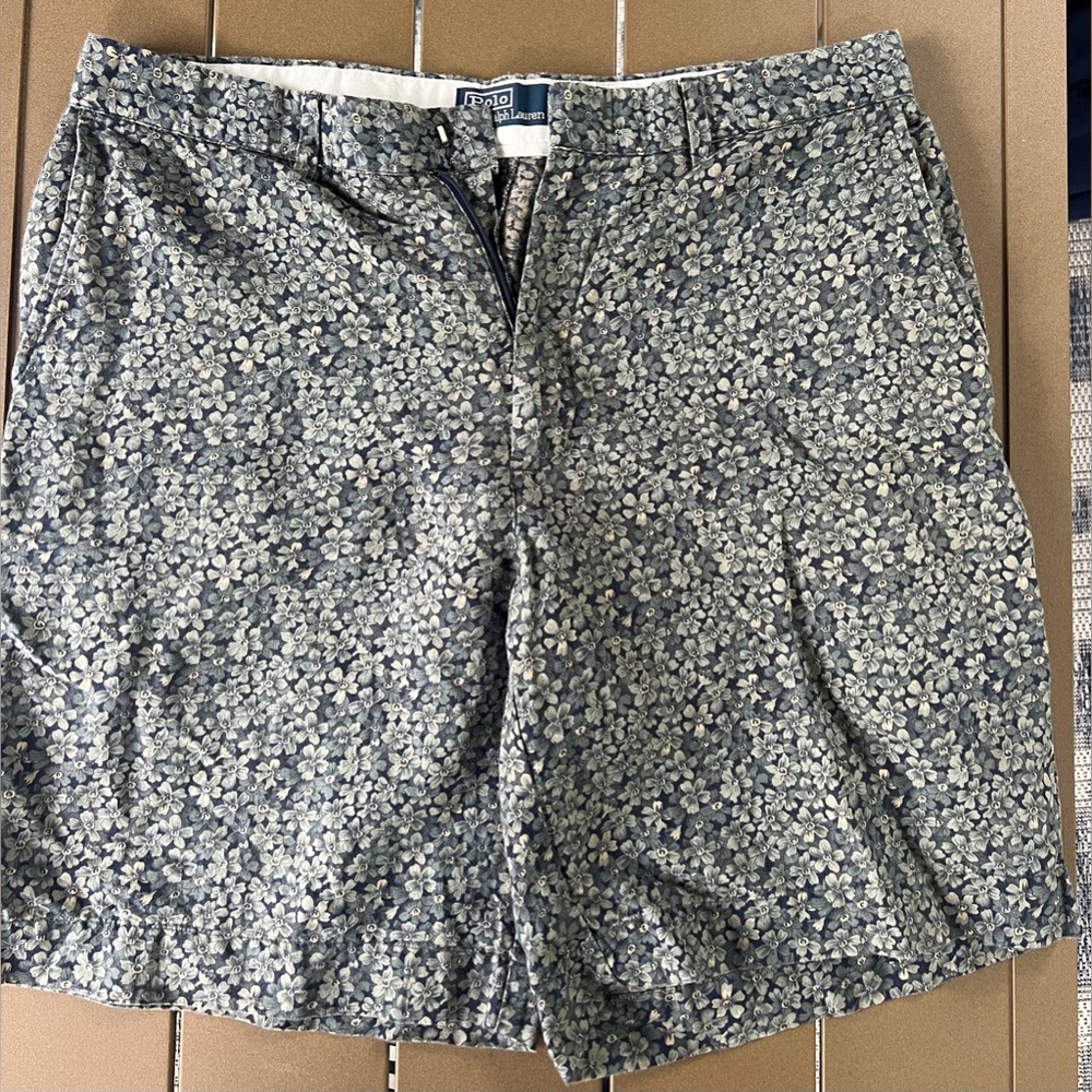 Polo/Ralph Lauren Blue and White Floral Linen Shorts. Chino. Men size 34.